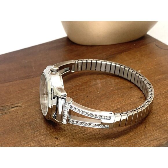 Timex Women's Watch TW2W18600 Quartz Silver Dial Stainless Steel 25mm - Picture 8 of 13